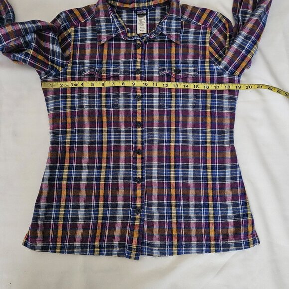 Patagonia Women's Ikat Purple Organic Cotton Long-Sleeved Fjord Flannel Shirt 8 - Picture 10 of 12
